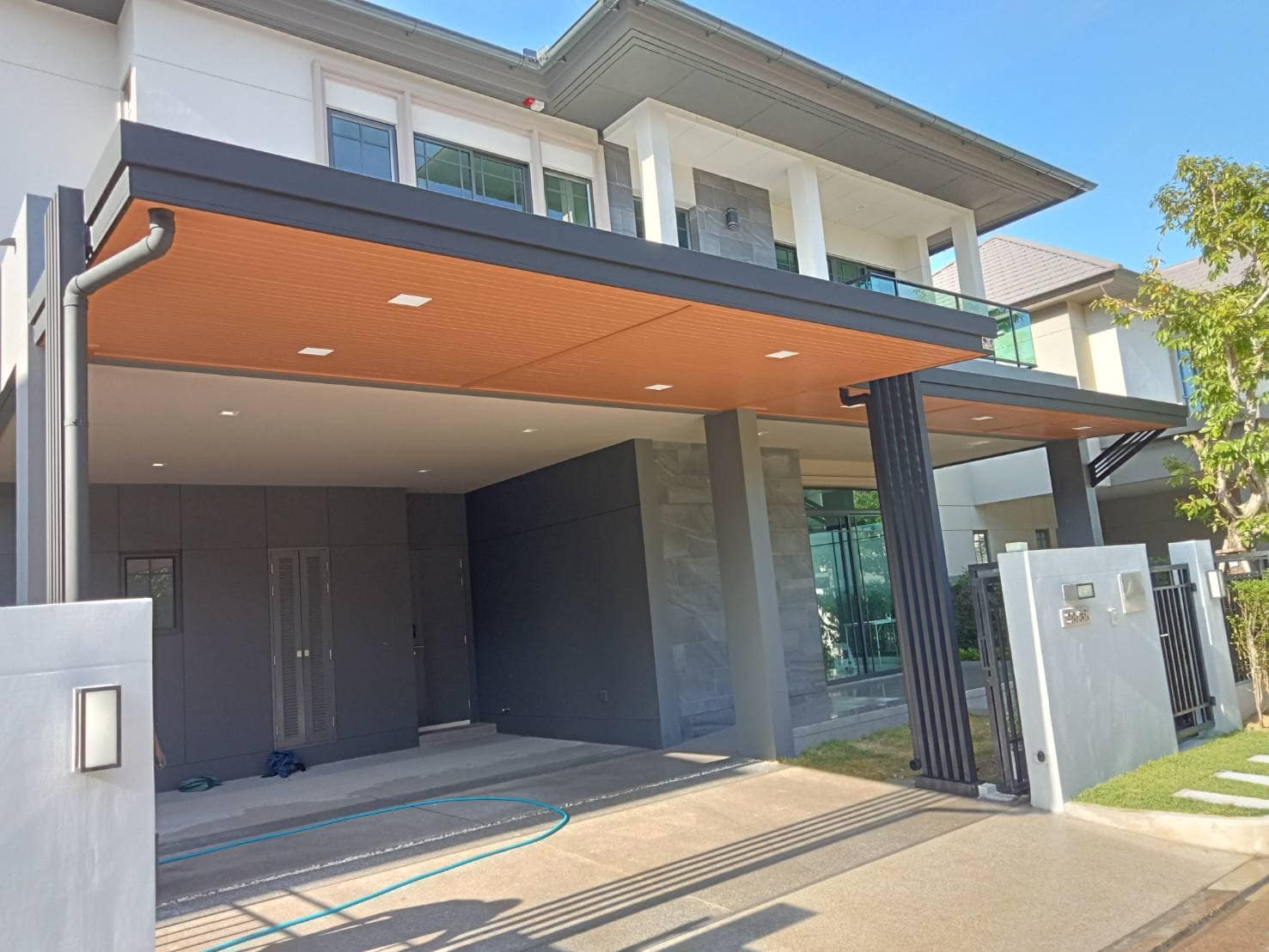 1 - https://เอนกดีไซน์รับเหมาติดตั้งโครงหลังคา.com | เอนกดีไซน์รับเหมาติดตั้งโครงหลังคา - รับออกแบบตกแต่งและต่อเติมบ้าน แสตนเลส อะลูมิเนียม กระจก และงานเหล็กทุกชนิด สวย ถูกใจ ทันสมัย ตามใจลูกค้า ประเมินงานฟรี